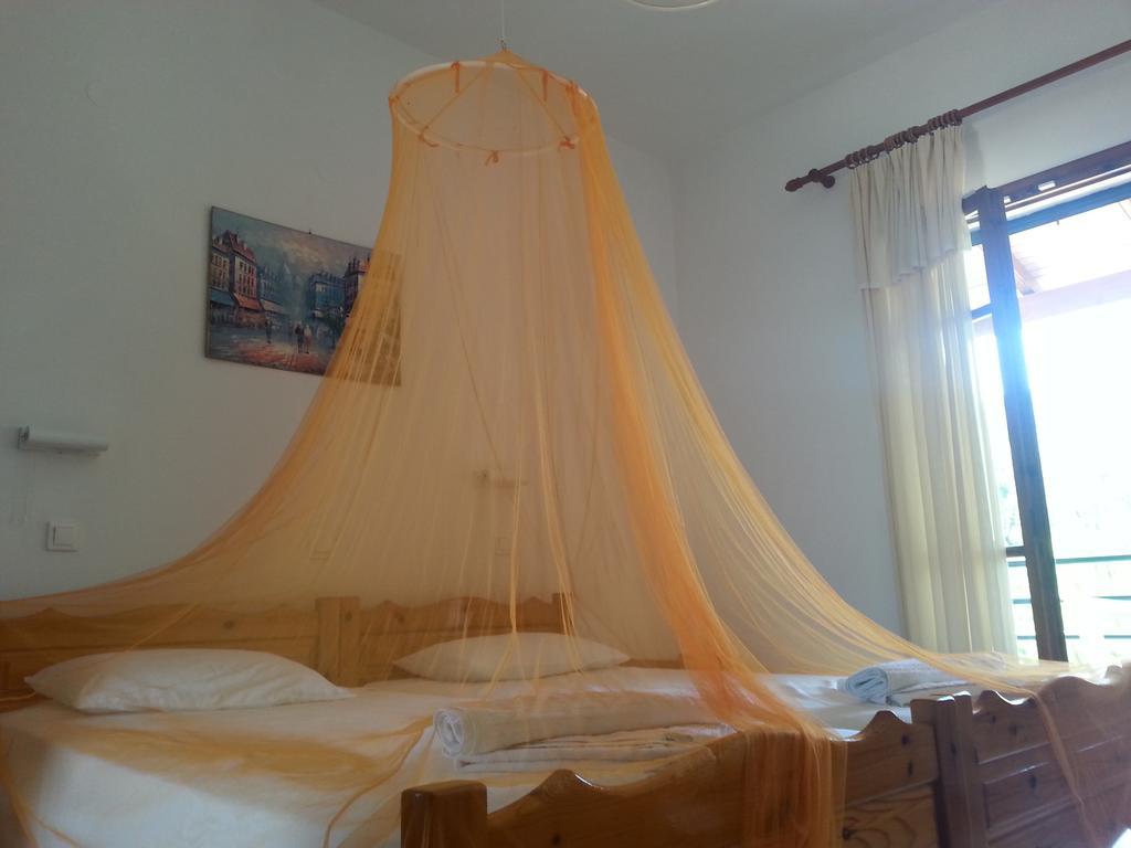 Feakes Apartments アリラス エクステリア 写真